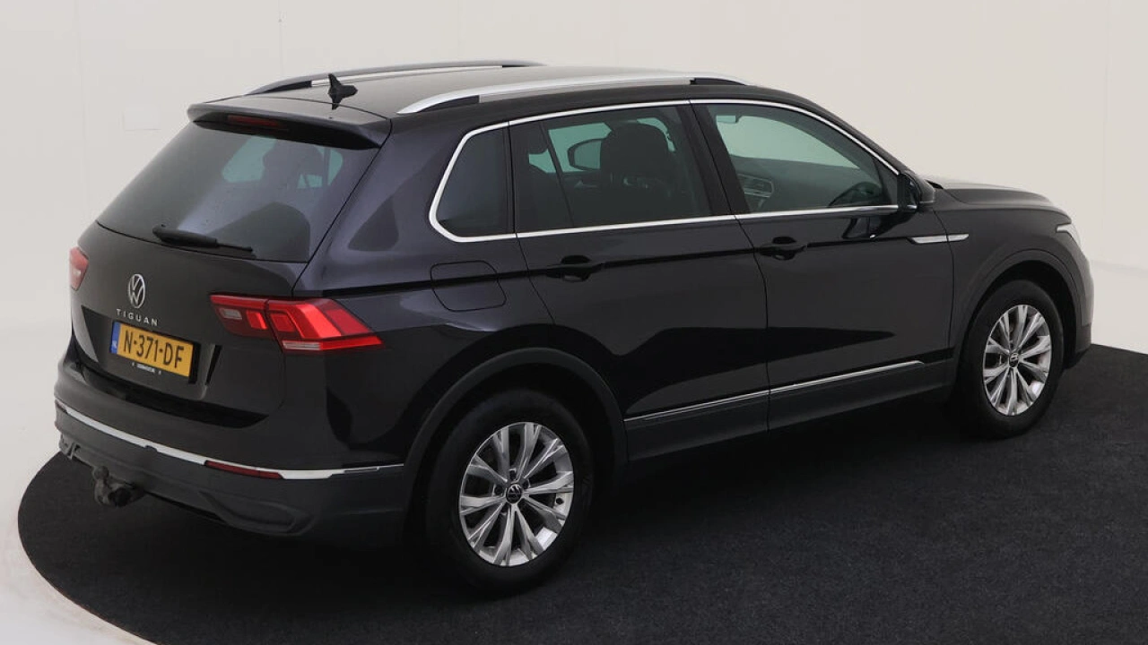 Volkswagen Tiguan 1.5 TSI Life Business | Trekhaak | Navigatie | Binnenkort beschikbaar