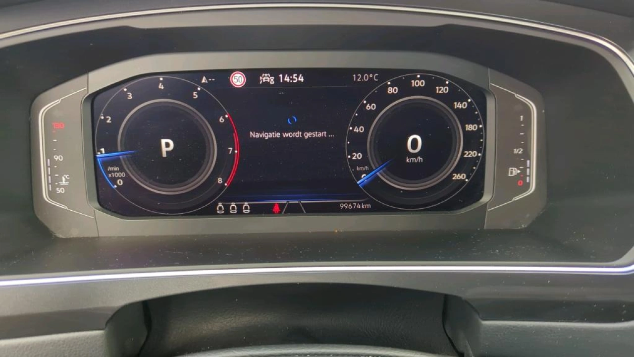 Volkswagen Tiguan 1.5 TSI Life Business | Trekhaak | Navigatie | Binnenkort beschikbaar