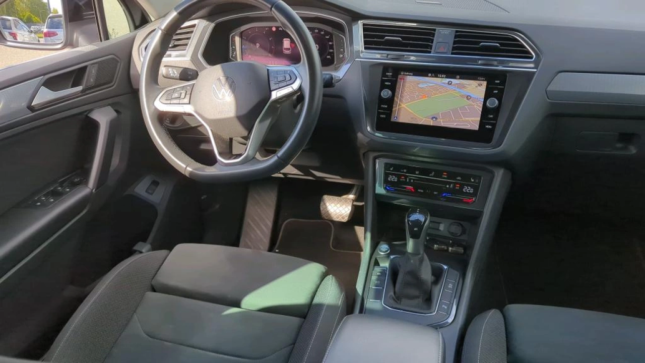 Volkswagen Tiguan 1.5 TSI Life Business | Trekhaak | Navigatie | Binnenkort beschikbaar