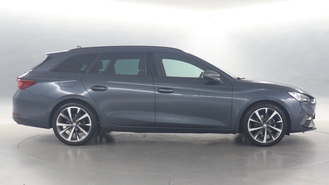 SEAT Leon Sportstourer 1.5 eTSI FR Business Intense