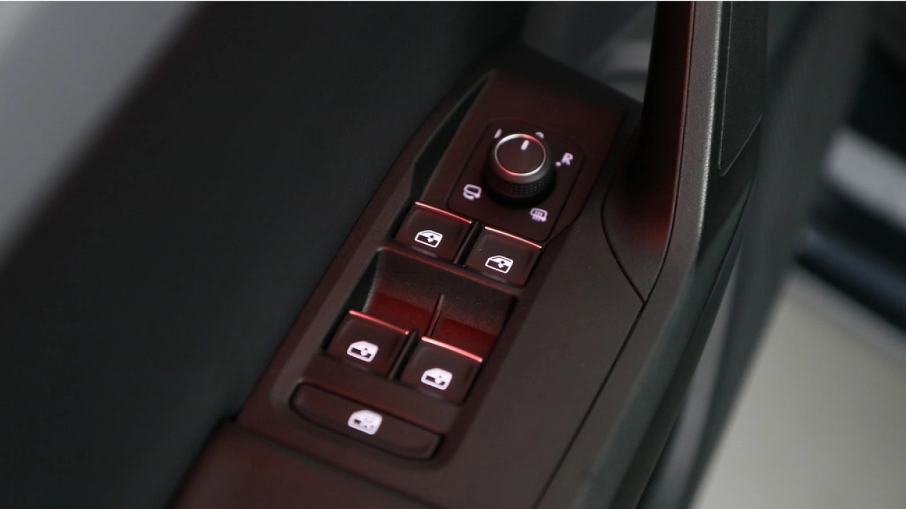 SEAT Leon Sportstourer 1.5 eTSI FR Business Intense