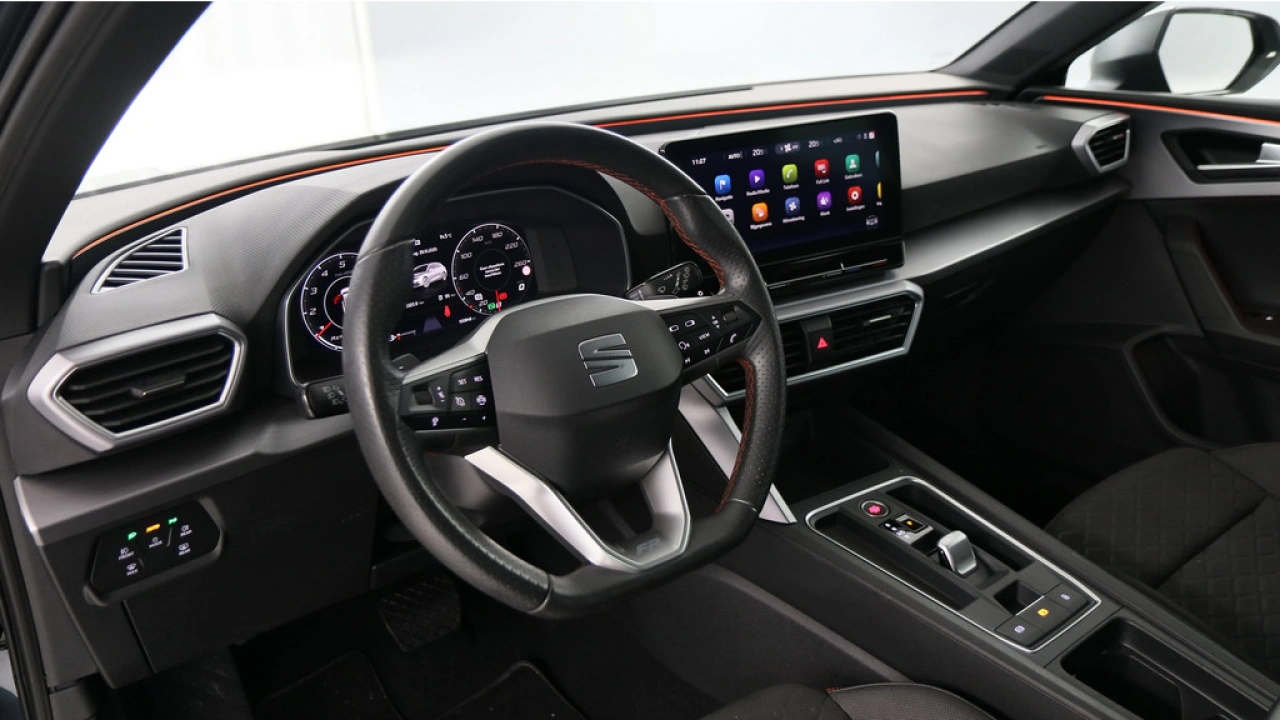 SEAT Leon Sportstourer 1.5 eTSI FR Business Intense