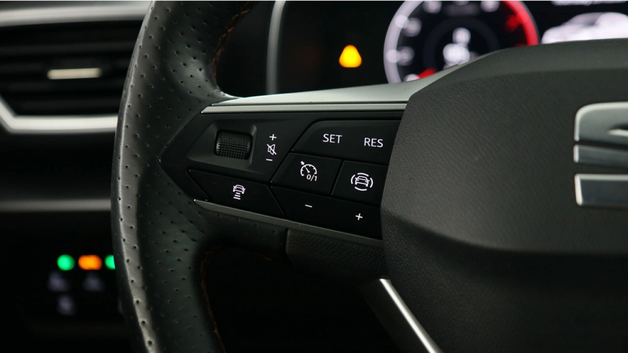 SEAT Leon Sportstourer 1.5 eTSI FR Business Intense