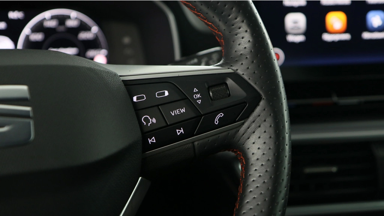 SEAT Leon Sportstourer 1.5 eTSI FR Business Intense