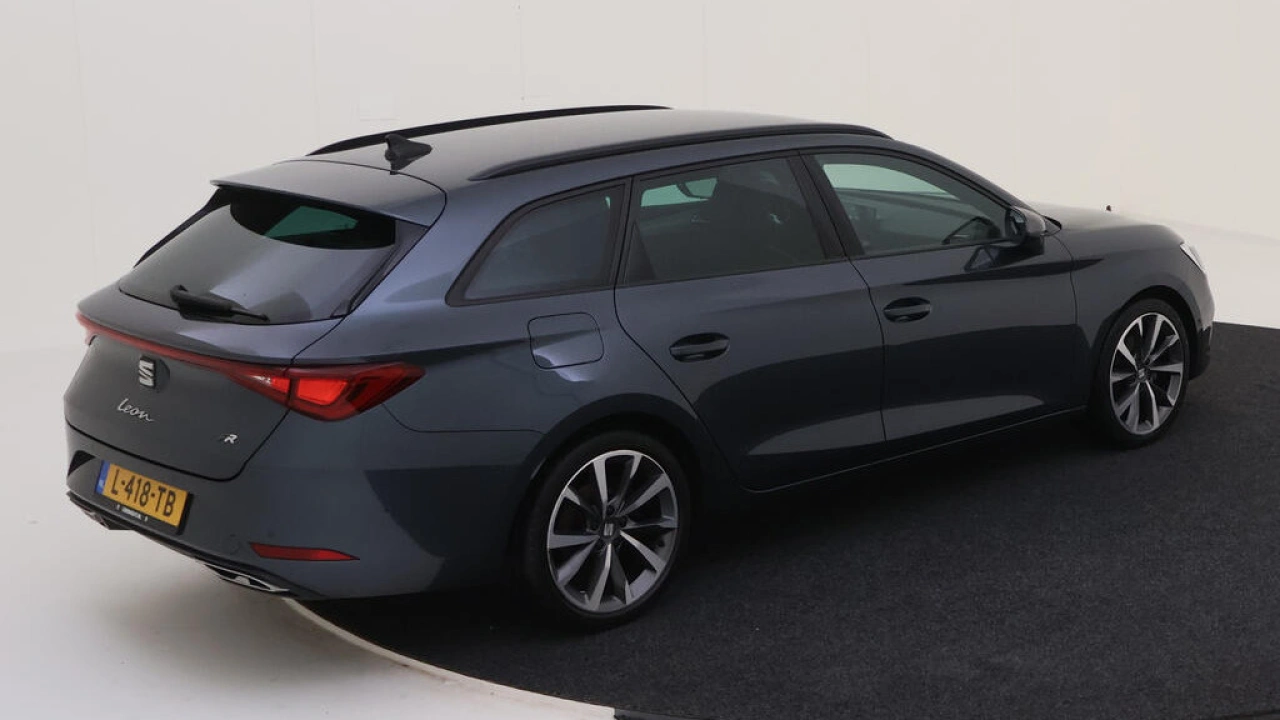 SEAT Leon Sportstourer 1.5 eTSI FR Business Intense
