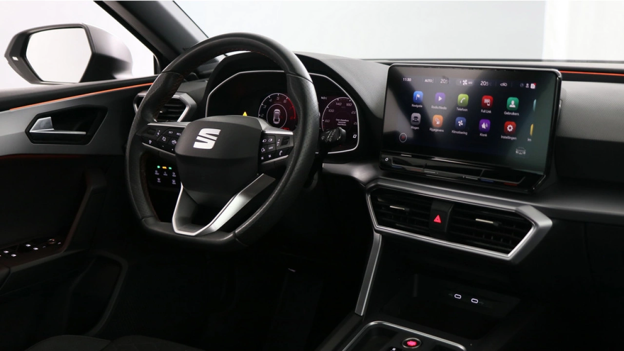 SEAT Leon Sportstourer 1.5 eTSI FR Business Intense