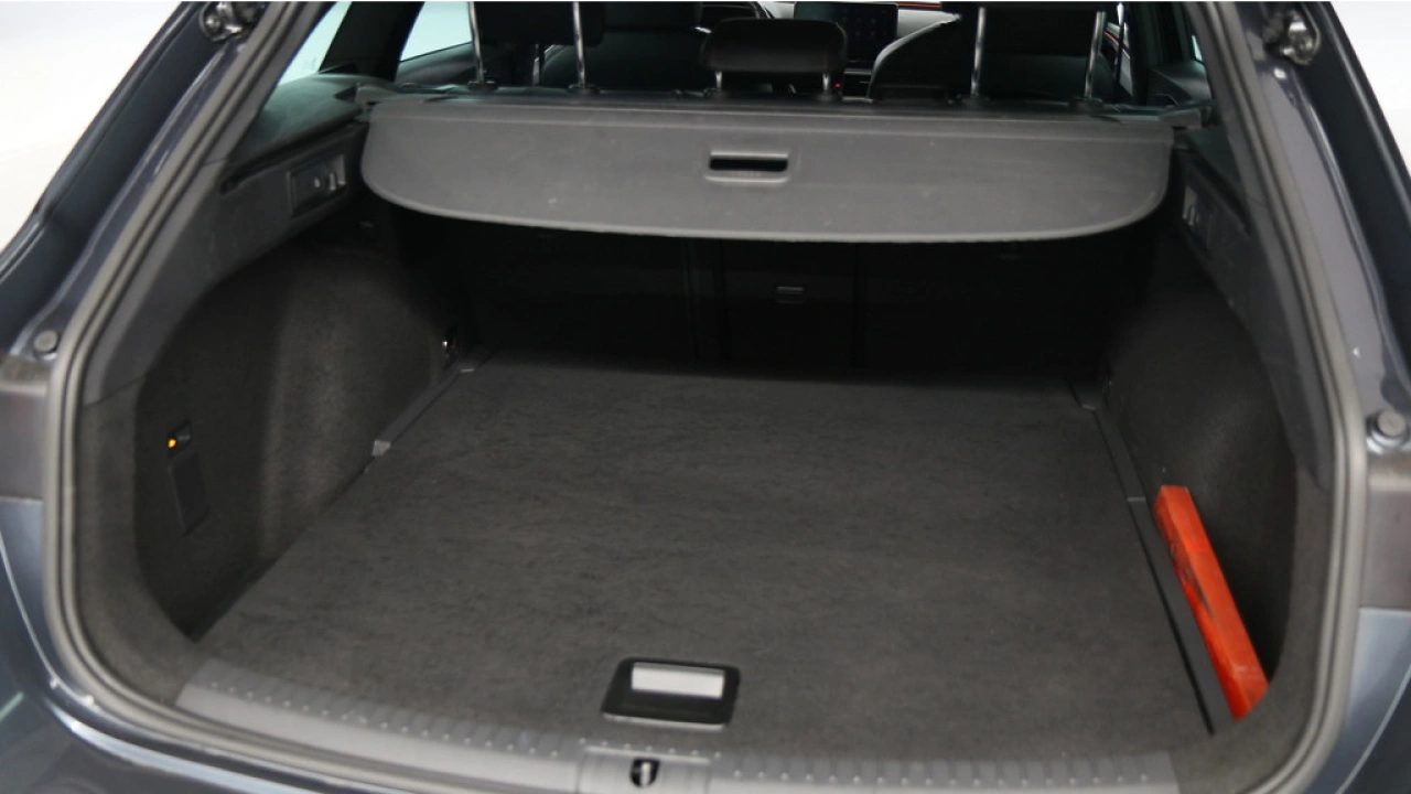 SEAT Leon Sportstourer 1.5 eTSI FR Business Intense