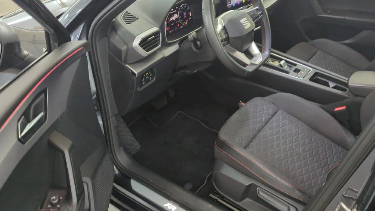 SEAT Leon Sportstourer 1.5 eTSI FR Business Intense
