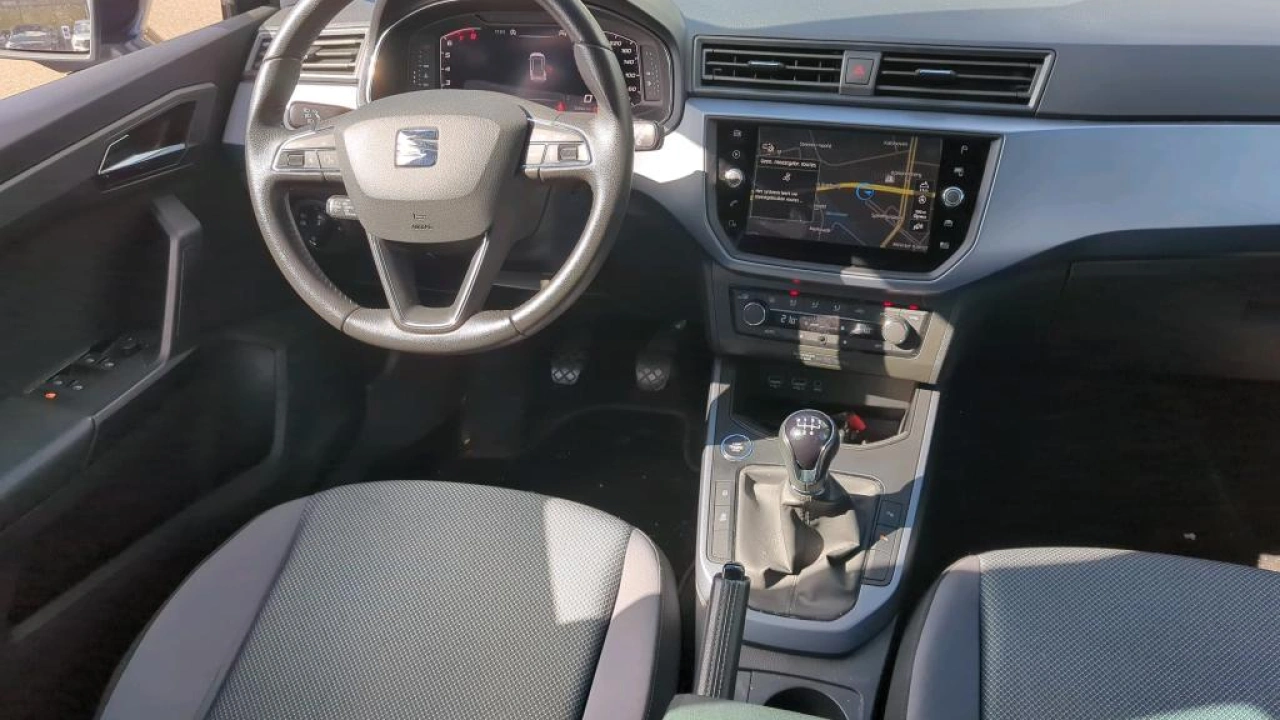 SEAT Arona 1.0 TSI 96pk Style Business Intense