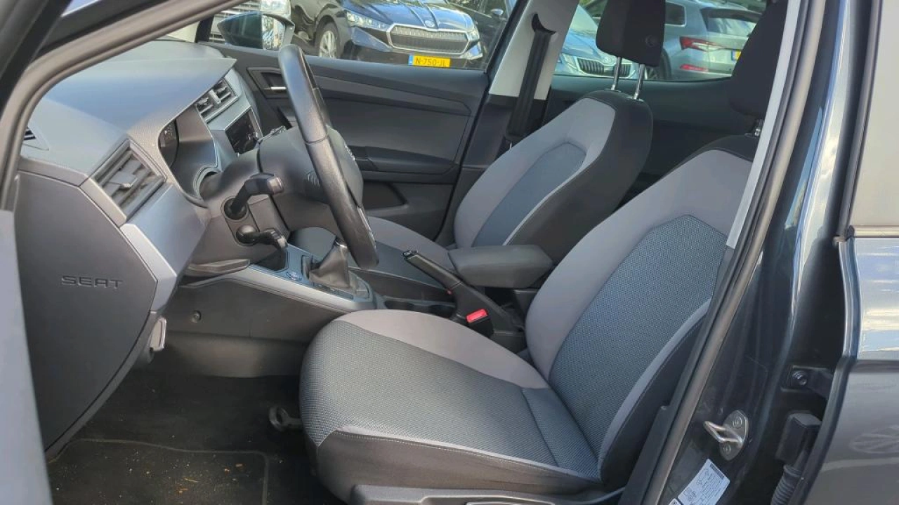 SEAT Arona 1.0 TSI 96pk Style Business Intense