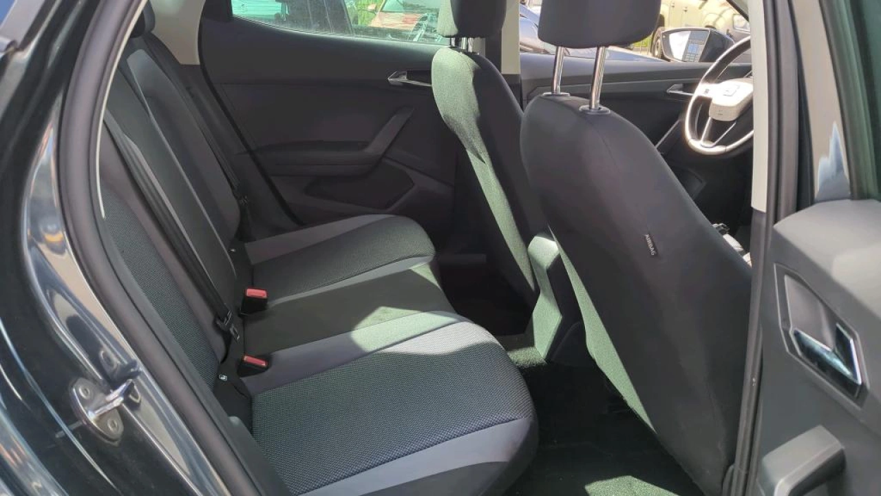 SEAT Arona 1.0 TSI 96pk Style Business Intense