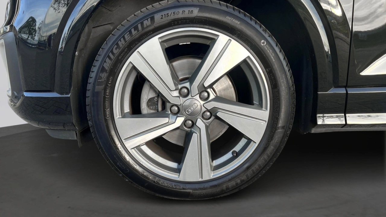 Audi Q2 30 TFSI 116PK #limited / Trekhaak / PDC V+A / 18''