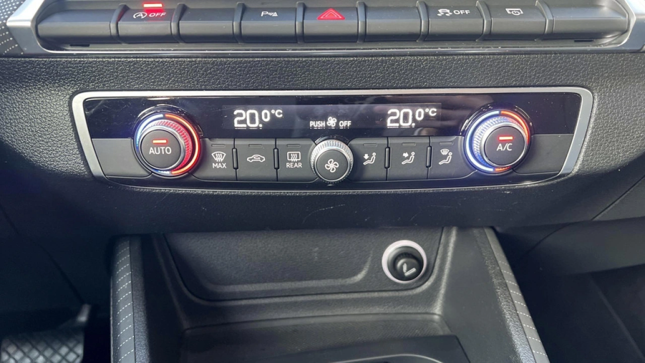 Audi Q2 30 TFSI 116PK #limited / Trekhaak / PDC V+A / 18''