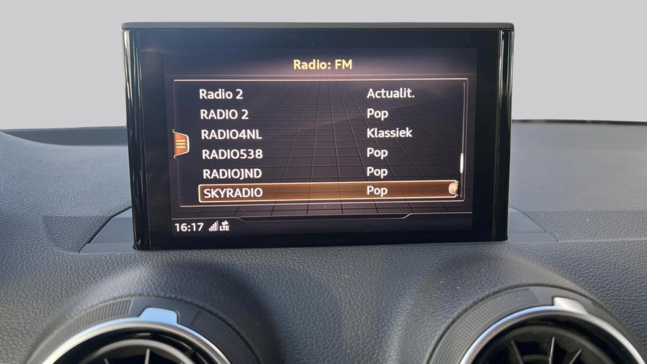 Audi Q2 30 TFSI 116PK #limited / Trekhaak / PDC V+A / 18''