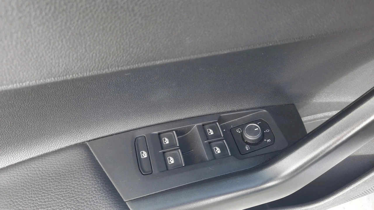 Volkswagen Polo 1.0 TSI R-Line | Navigatie | Leer | Camera | 17