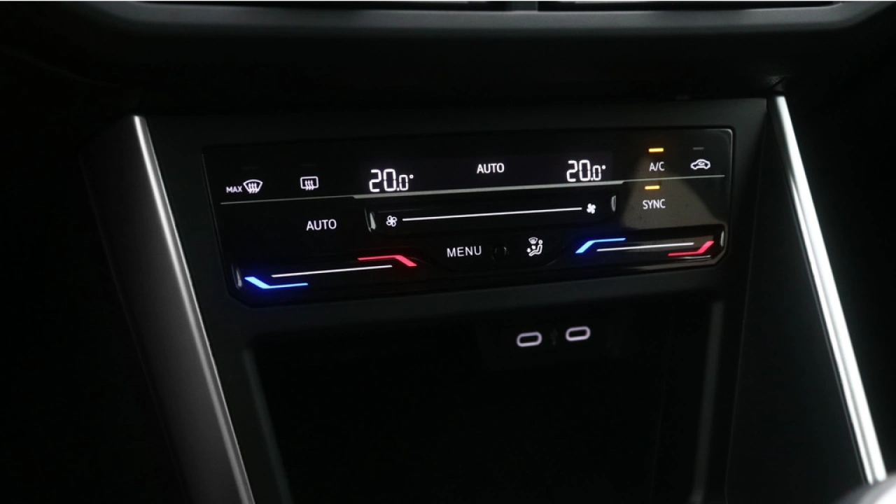 Volkswagen Taigo 1.0 TSI 95pk Oranje Edition Navigatie Camera