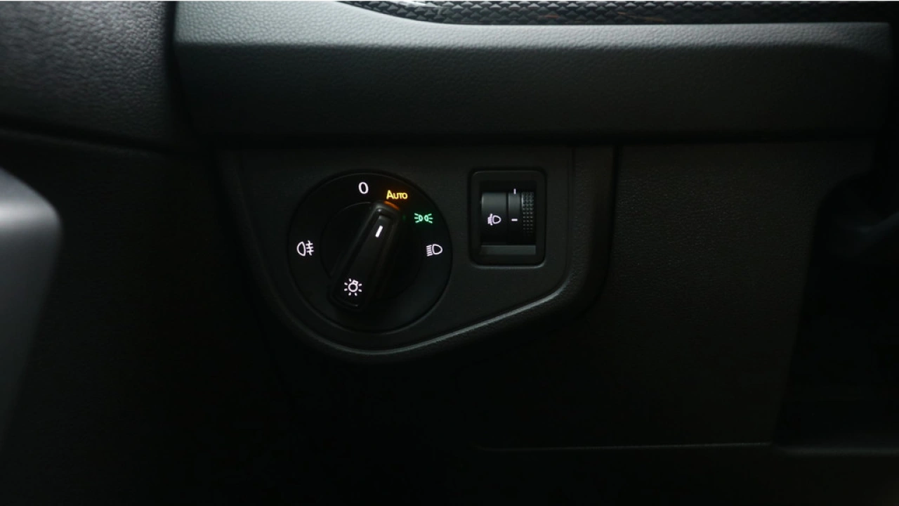 Volkswagen Taigo 1.0 TSI 95pk Oranje Edition Navigatie Camera