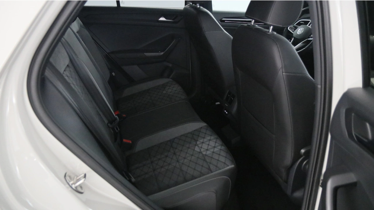 Volkswagen T-Roc 1.5 TSI 150pk DSG R-Line Navigatie Camera