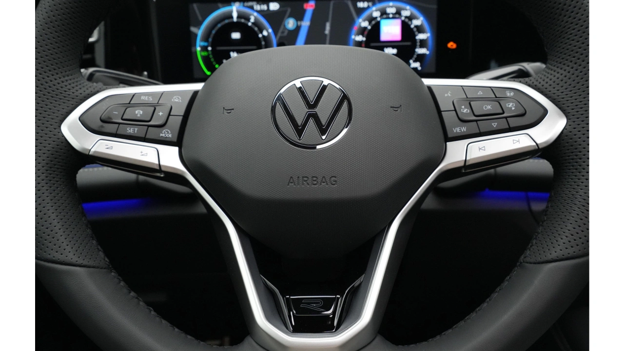 Volkswagen Tiguan 1.5 eHybrid 204 6DSG R-Line Edition