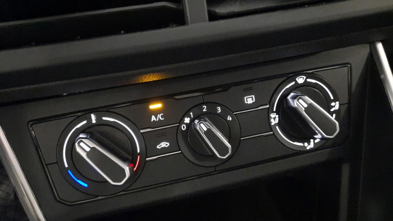 Volkswagen Polo 1.0 TSI 96pk Life | App Connect | inklapbare spiegels | Parkeersensoren |