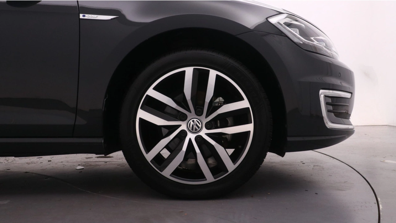 Volkswagen e-Golf E-DITION 36 kW 136pk Navigatie Warmtepomp Dynaudio