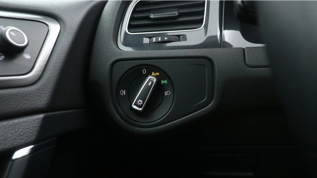 Volkswagen e-Golf E-DITION 36 kW 136pk Navigatie Warmtepomp Dynaudio