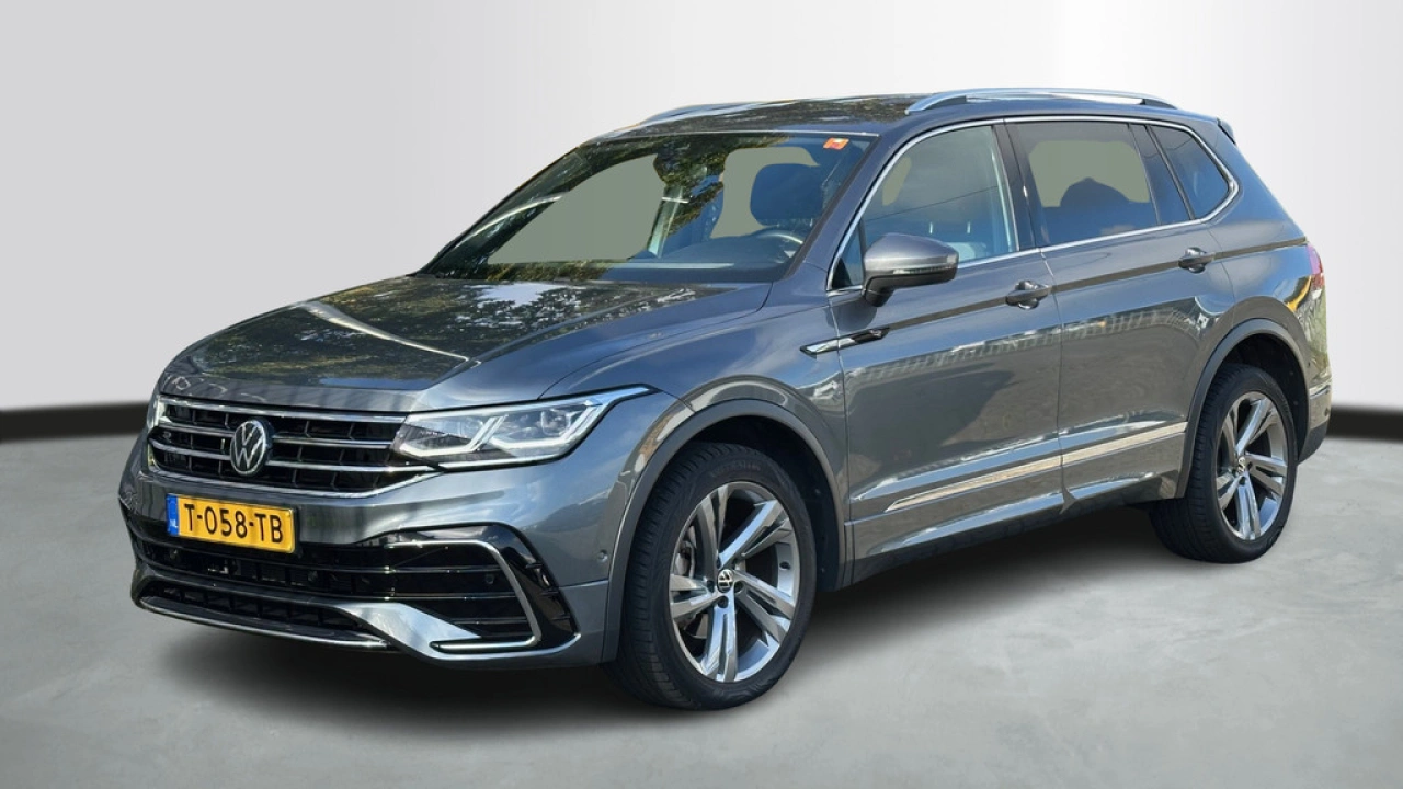 Volkswagen Tiguan Allspace 1.5 TSI 150pk DSG R-Line Business 5P. Navigatie Trekhaak
