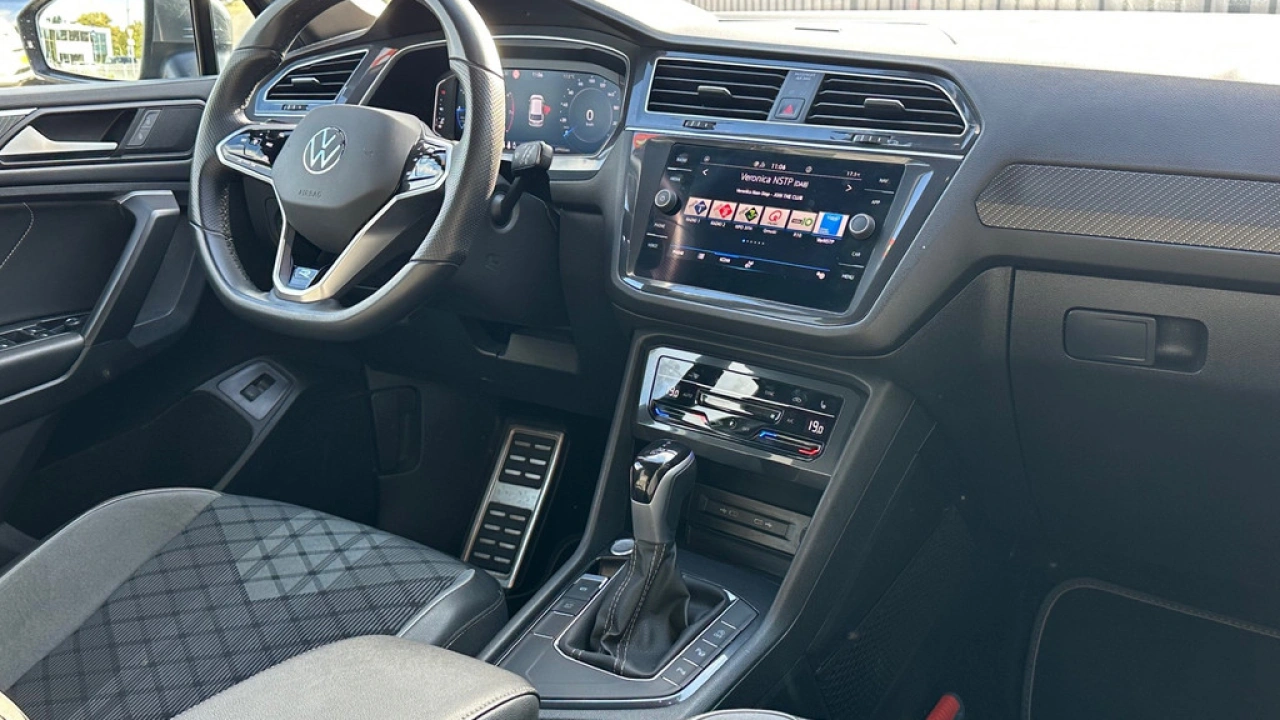 Volkswagen Tiguan Allspace 1.5 TSI 150pk DSG R-Line Business 5P. Navigatie Trekhaak