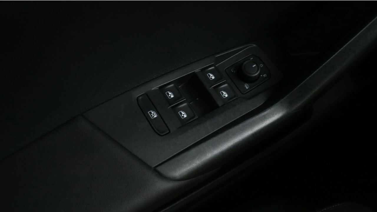 Volkswagen T-Cross 1.0 TSI 95pk Life Navigatie Clima Pdc