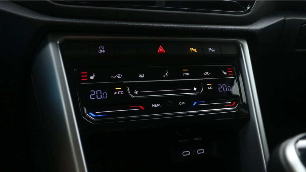 Volkswagen T-Roc 1.0 TSI 110pk Life Business Navigatie