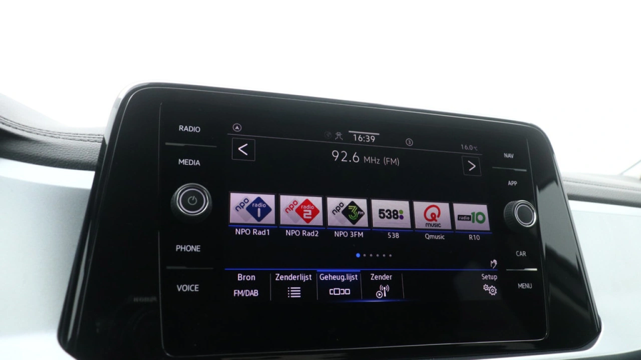 Volkswagen T-Roc 1.0 TSI 110pk Life Business Navigatie