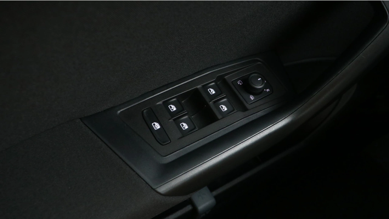 Volkswagen T-Roc 1.0 TSI 110pk Life Business Navigatie