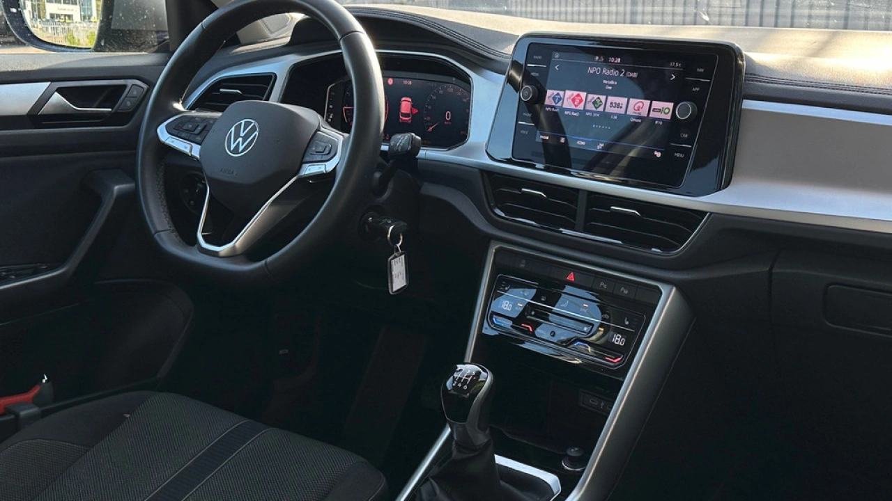 Volkswagen T-Roc 1.0 TSI 110pk Life Business Navigatie