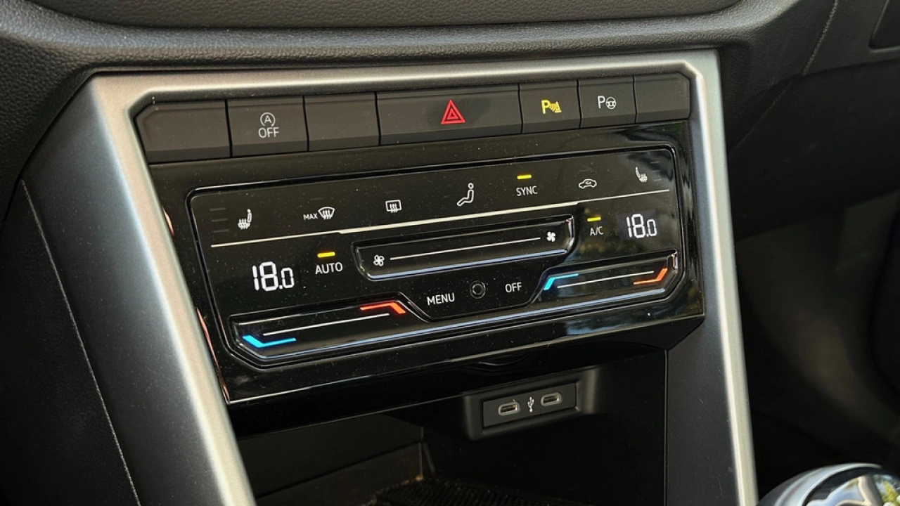 Volkswagen T-Roc 1.0 TSI 110pk Life Business Navigatie