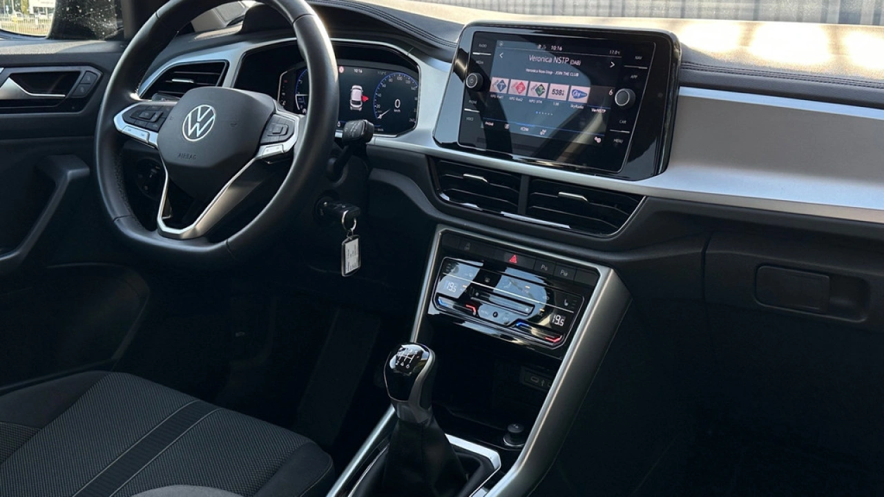 Volkswagen T-Roc 1.0 TSI 110pk Life Business Navigatie