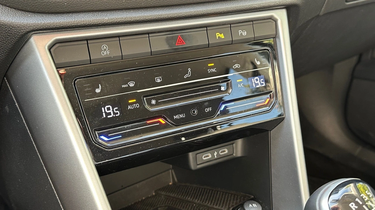Volkswagen T-Roc 1.0 TSI 110pk Life Business Navigatie