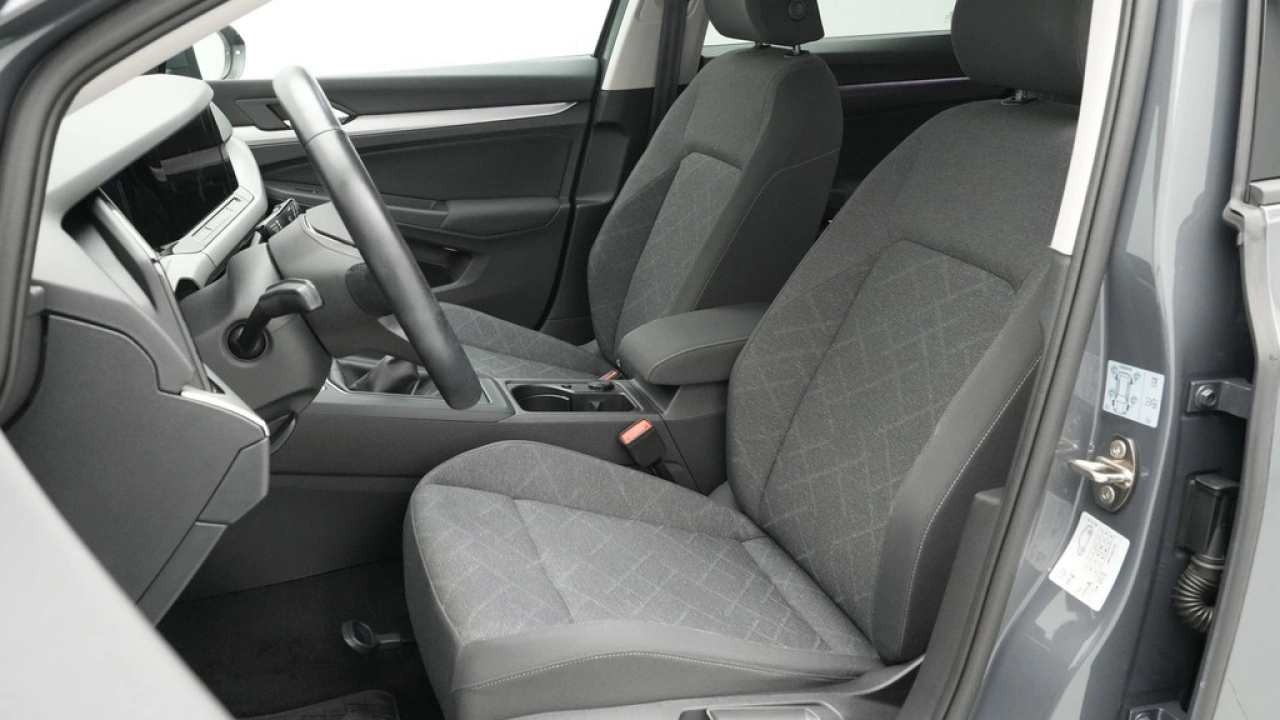 Volkswagen Golf 1.5 TSI 130pk first