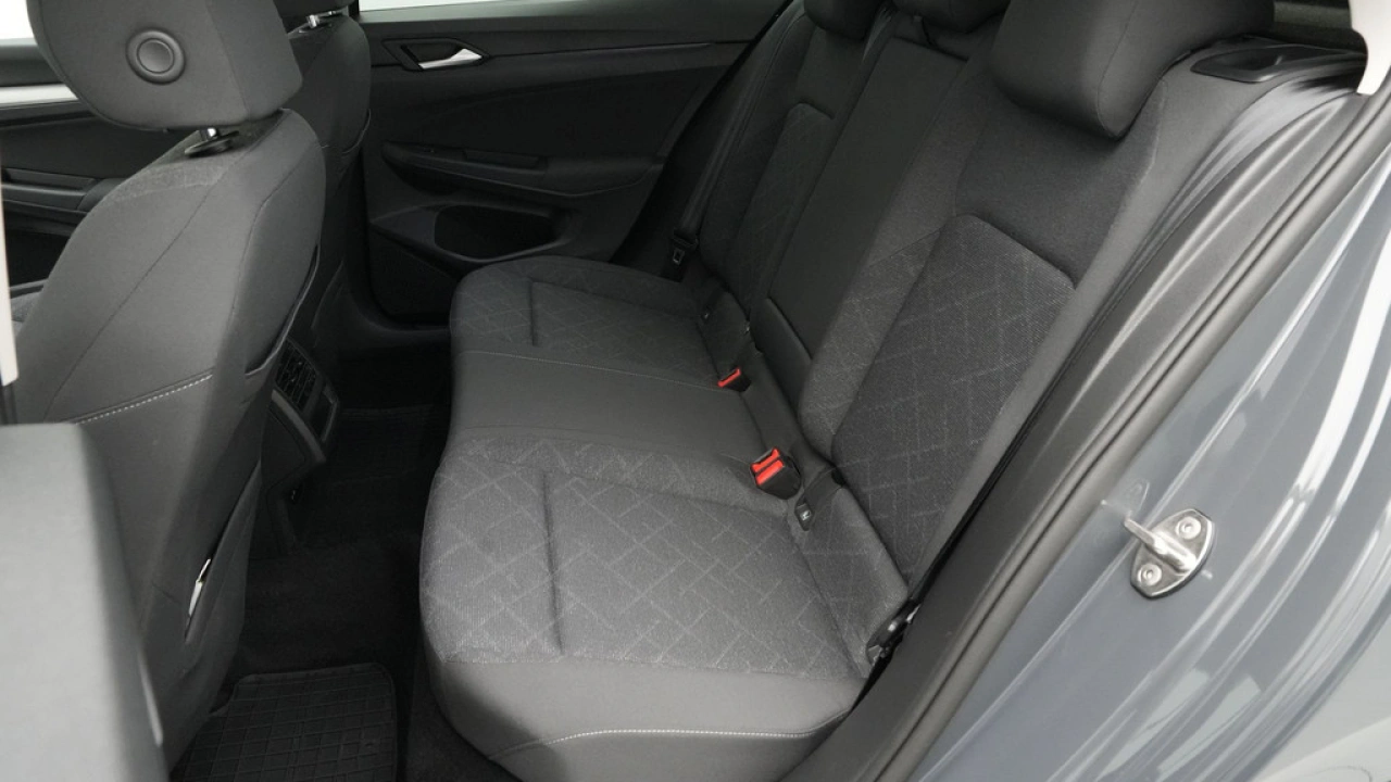 Volkswagen Golf 1.5 TSI 130pk first
