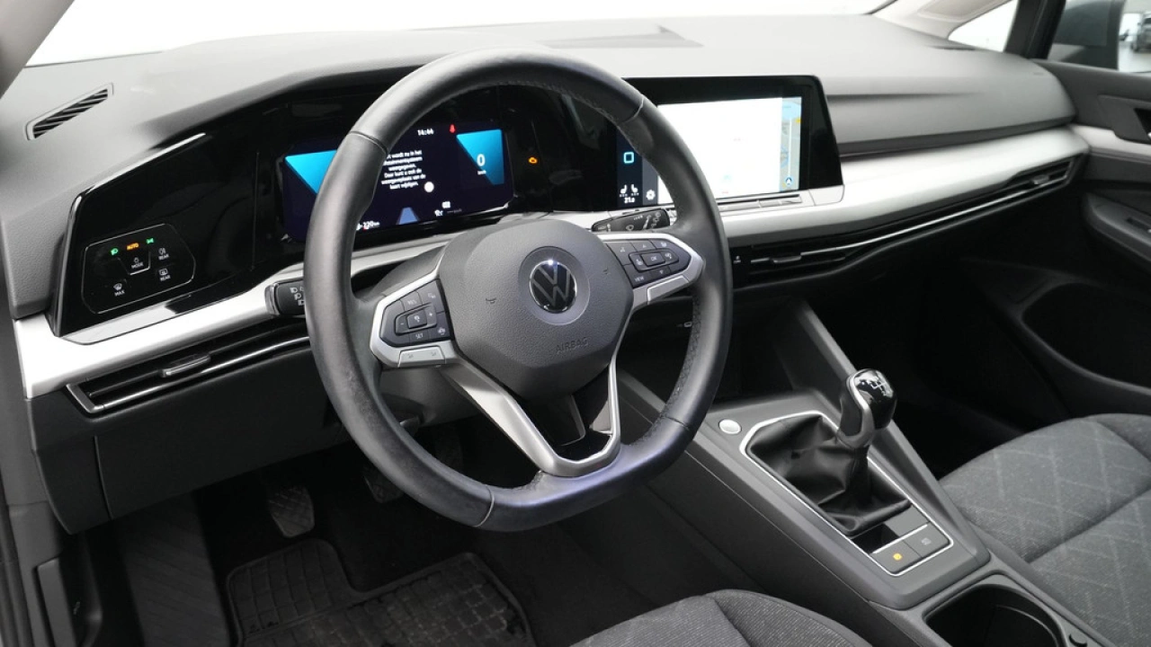 Volkswagen Golf 1.5 TSI 130pk first