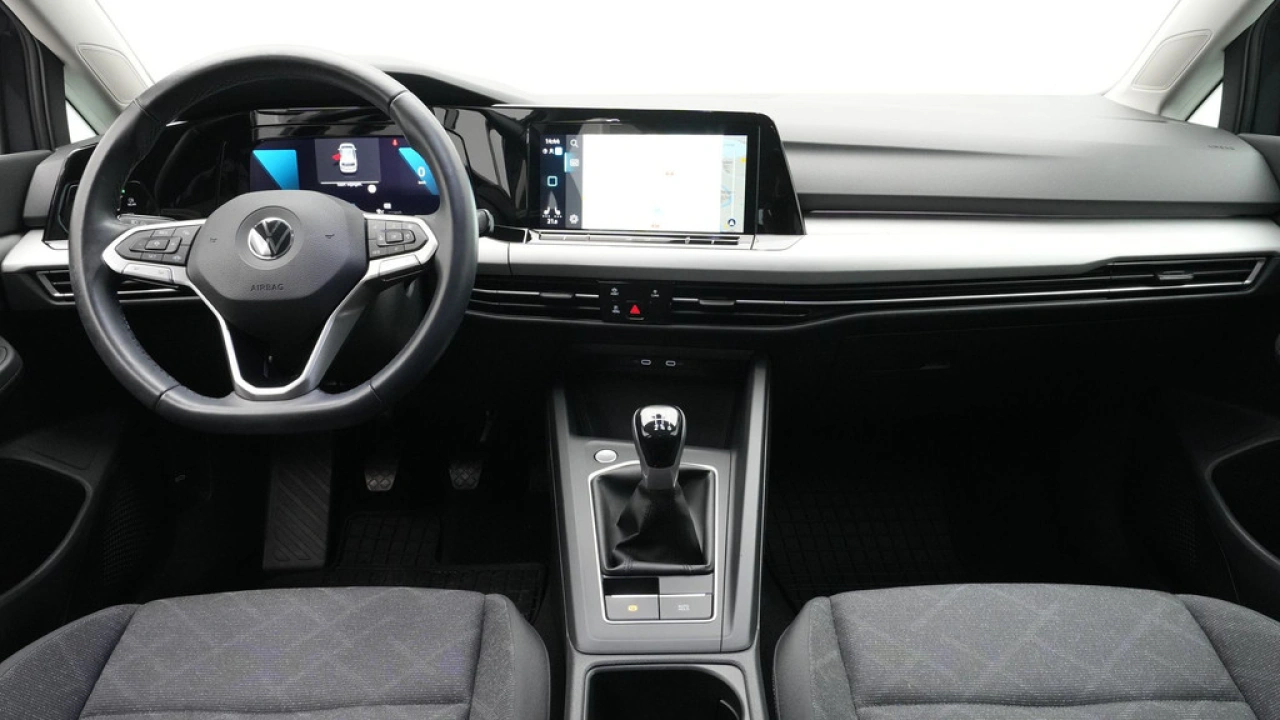 Volkswagen Golf 1.5 TSI 130pk first