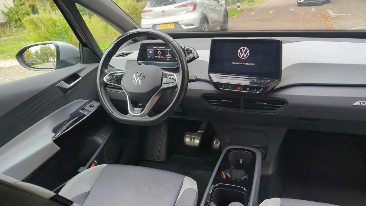 Volkswagen ID.3 First Plus 58 kWh | steunhaak | Nieuw binnen |