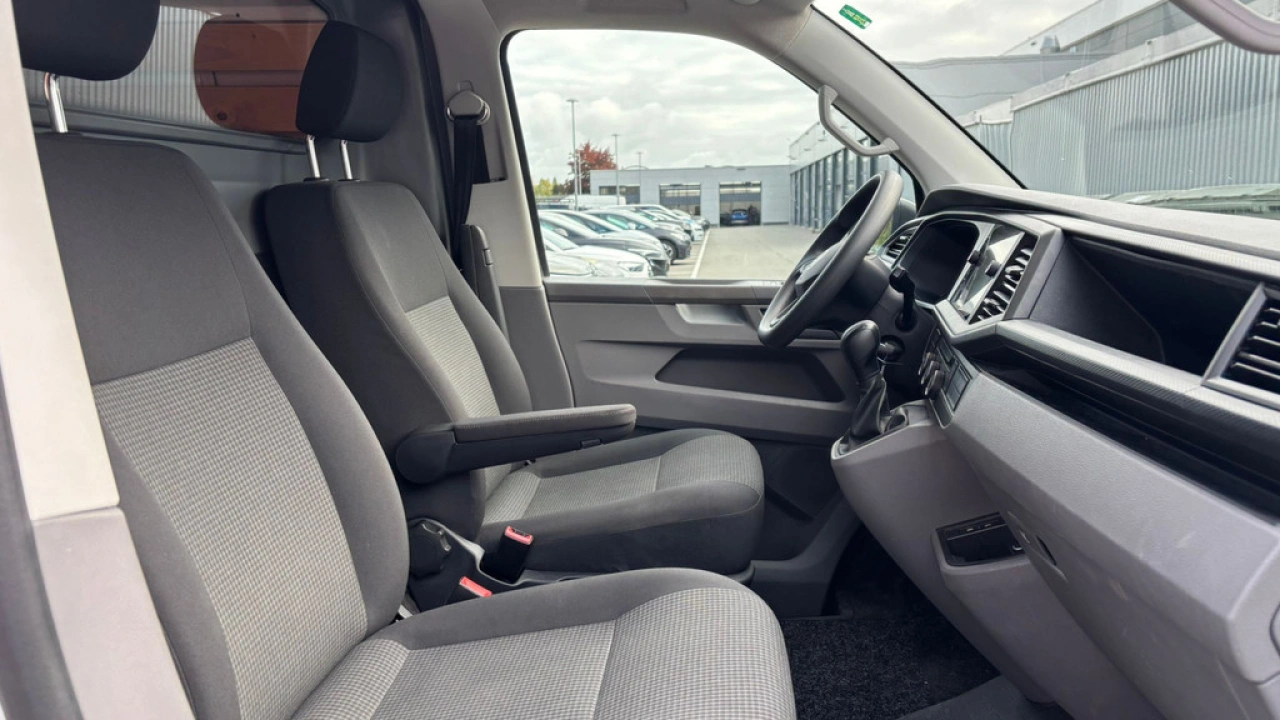 VW Bedrijfswagens Transporter L2H1 2.0 TDI 150pk DSG 3.2T Comfortline