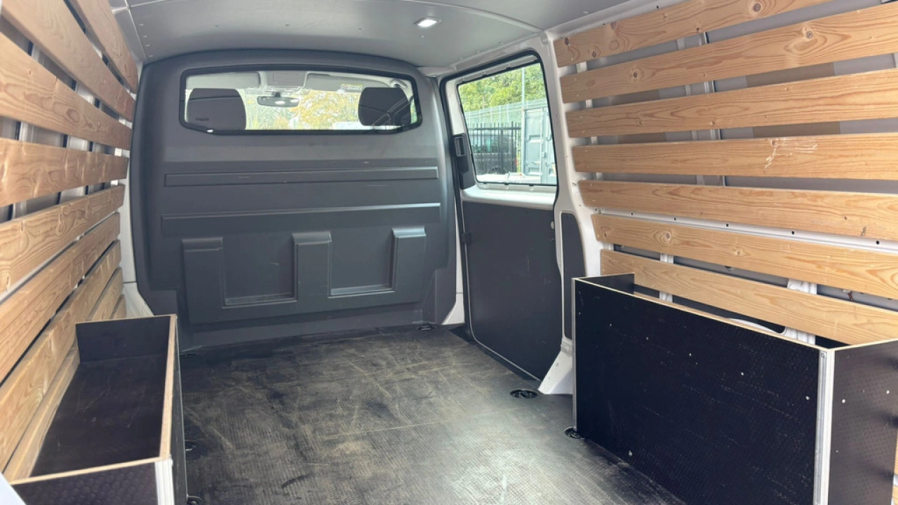 VW Bedrijfswagens Transporter L2H1 2.0 TDI 150pk DSG 3.2T Comfortline
