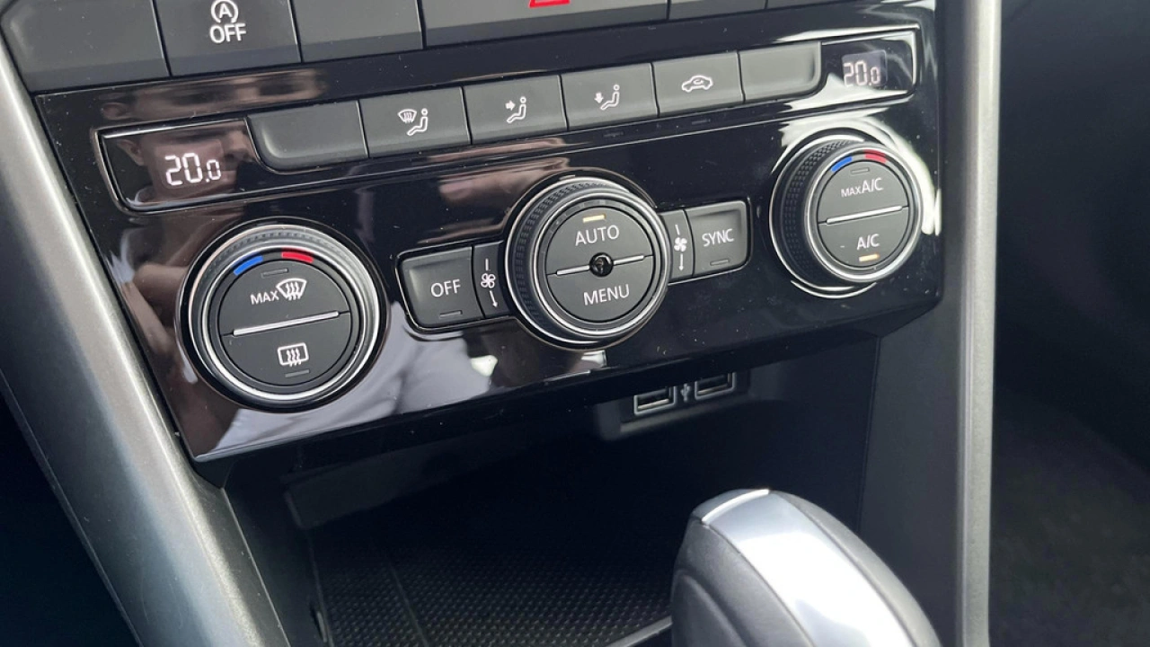 Volkswagen T-Roc 1.5 TSI Automaat |Style | Executive pakket | Navigatie | Climate Control