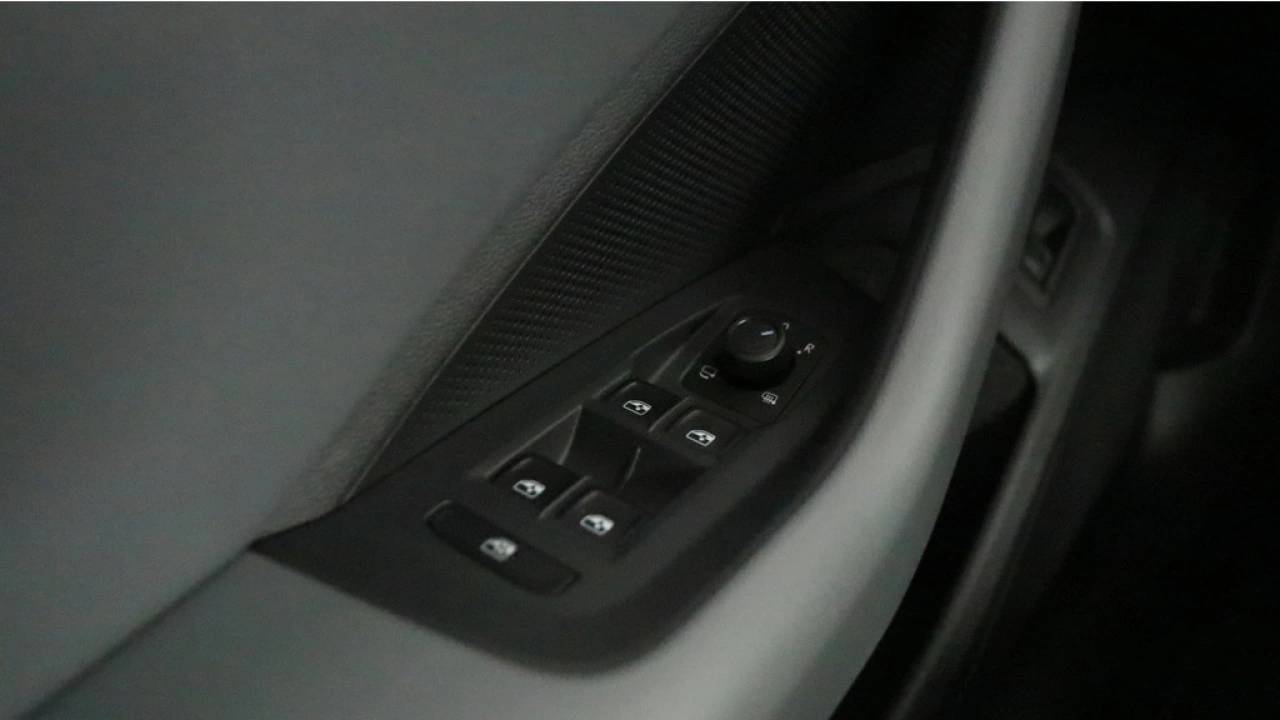 Volkswagen Passat Variant 1.5 eTSI Business | Trekhaak