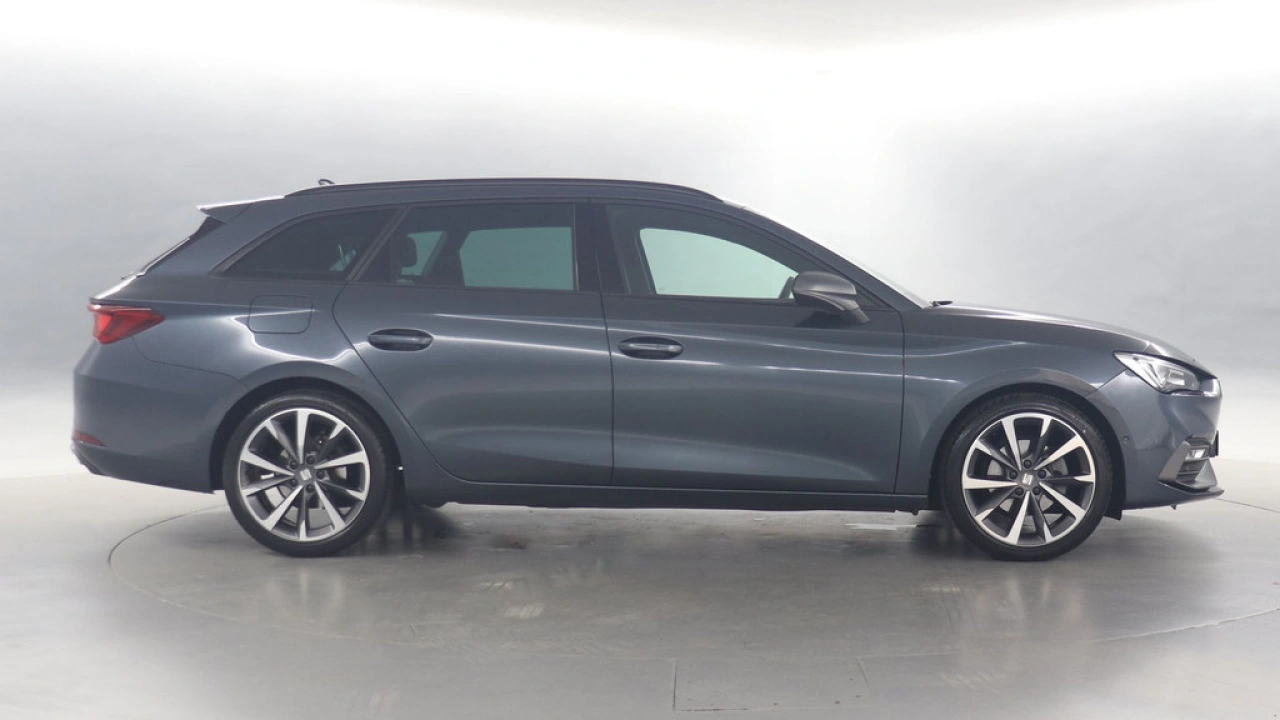 SEAT Leon Sportstourer 1.5 eTSI 150pk FR Business Intense DSG