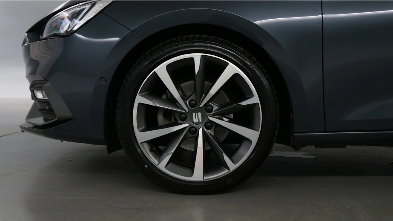 SEAT Leon Sportstourer 1.5 eTSI 150pk FR Business Intense DSG