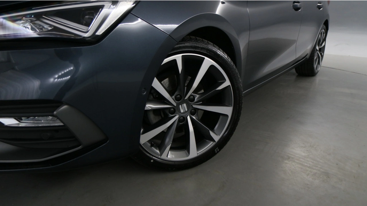 SEAT Leon Sportstourer 1.5 eTSI 150pk FR Business Intense DSG