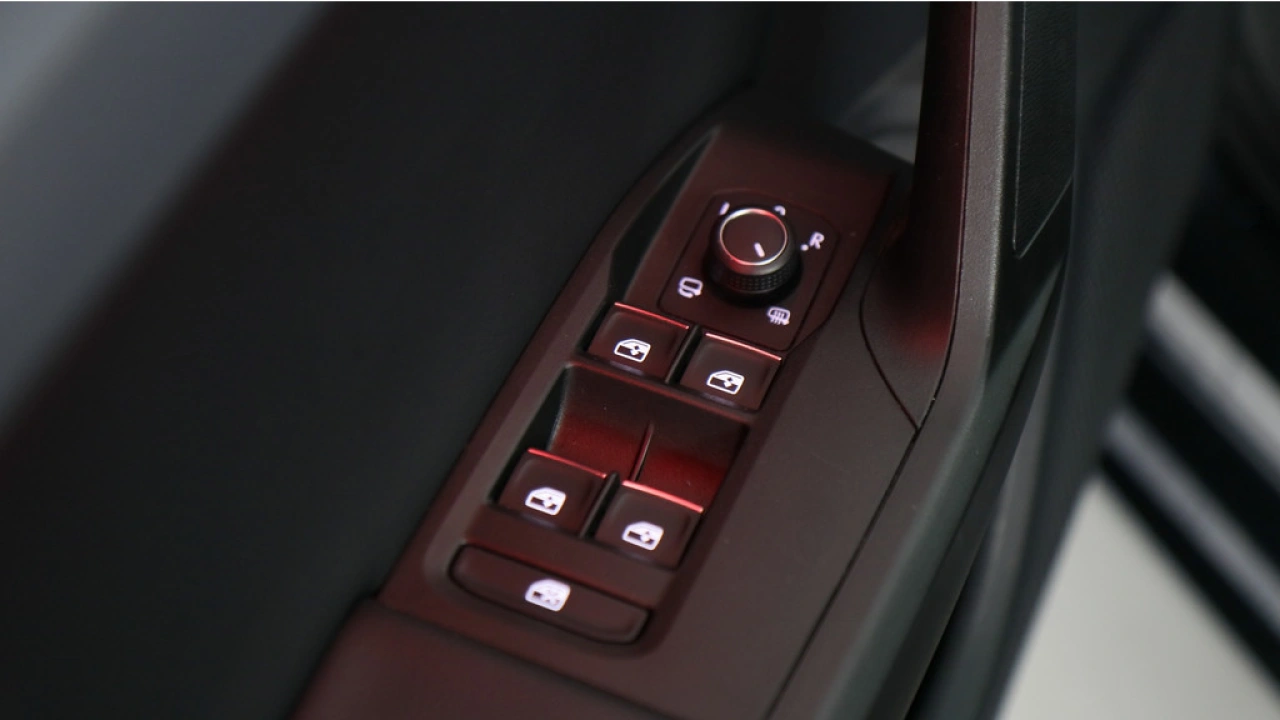 SEAT Leon Sportstourer 1.5 eTSI 150pk FR Business Intense DSG