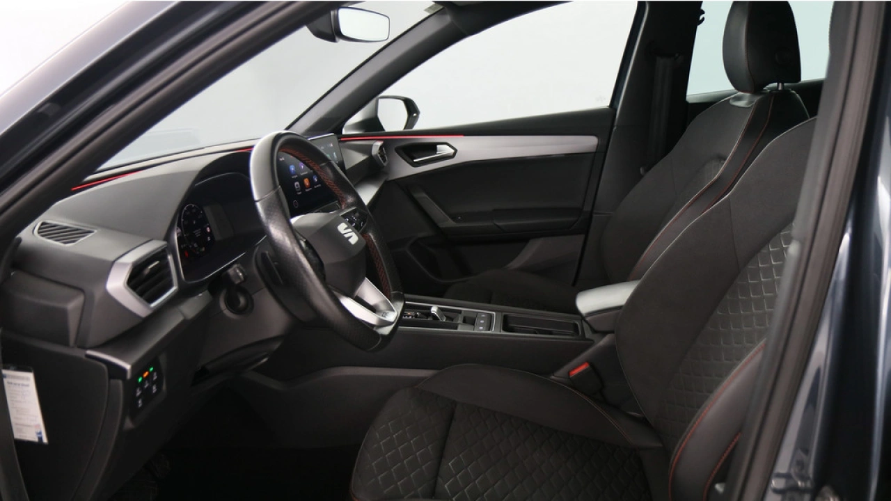 SEAT Leon Sportstourer 1.5 eTSI 150pk FR Business Intense DSG